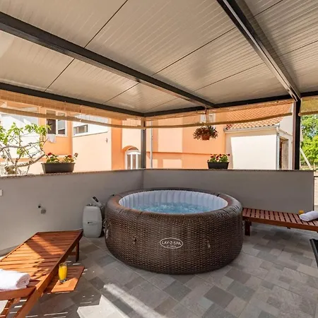 Villa Mate *